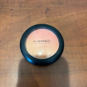 MAC Cosmetics ripe Peach Blush ombré